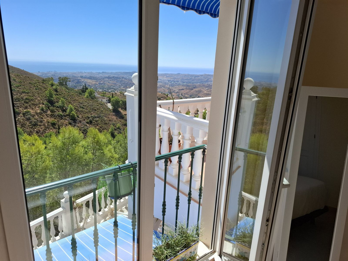 2 Bed Townhouse for sale in Mijas Costa Del Sol, Málaga, Spain
