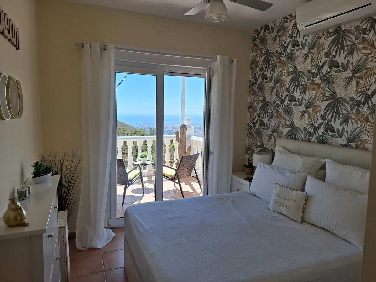 2 Bed Townhouse for sale in Mijas Costa Del Sol, Málaga, Spain