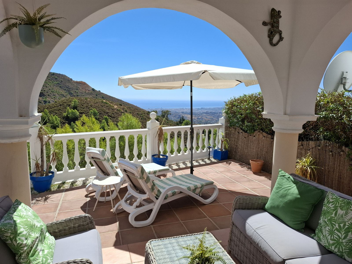 2 Bed Townhouse for sale in Mijas Costa Del Sol, Málaga, Spain