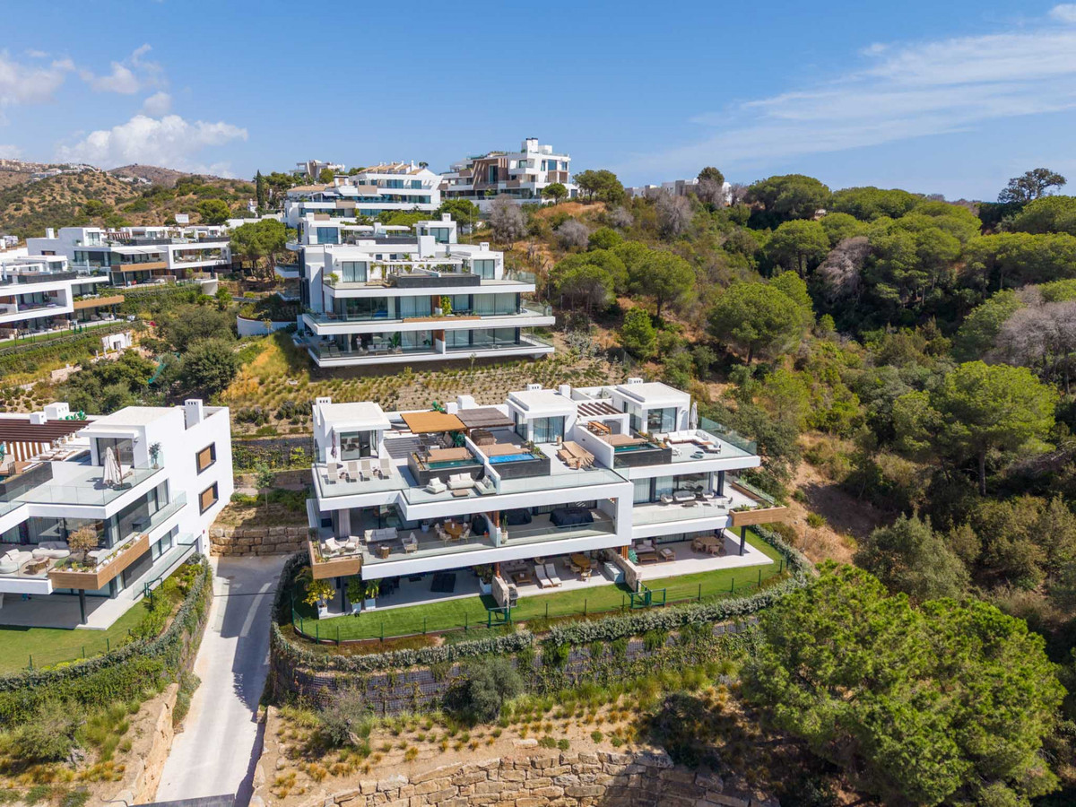 3 Bed Apartment for sale in Artola Costa Del Sol, Málaga, Spain