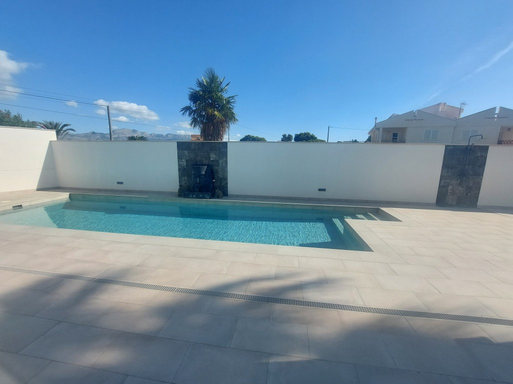 5 Bed Townhouse for sale in Albir Costa Blanca, Alicante, Spain
