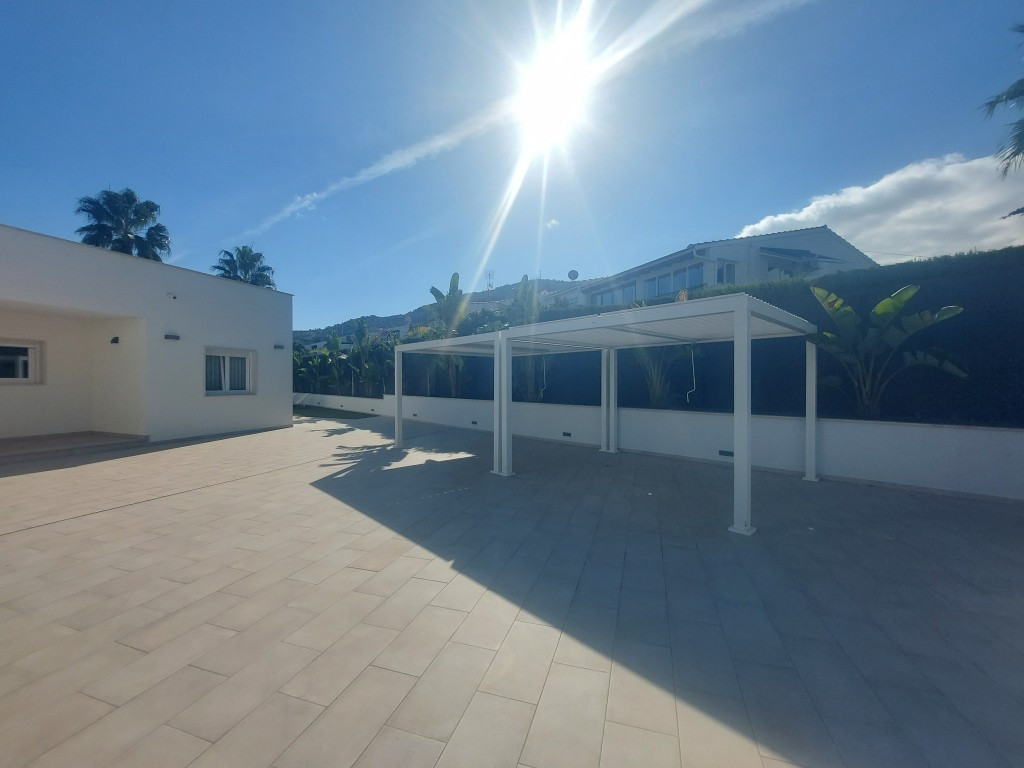 5 Bed Townhouse for sale in Albir Costa Blanca, Alicante, Spain
