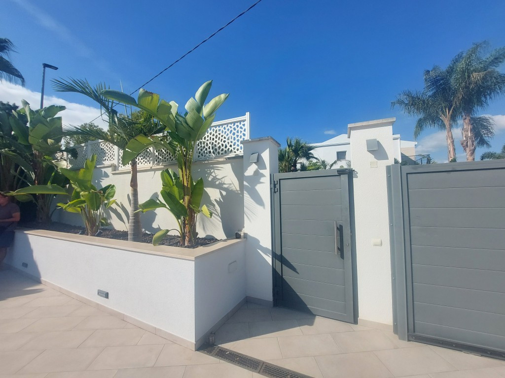 5 Bed Townhouse for sale in Albir Costa Blanca, Alicante, Spain