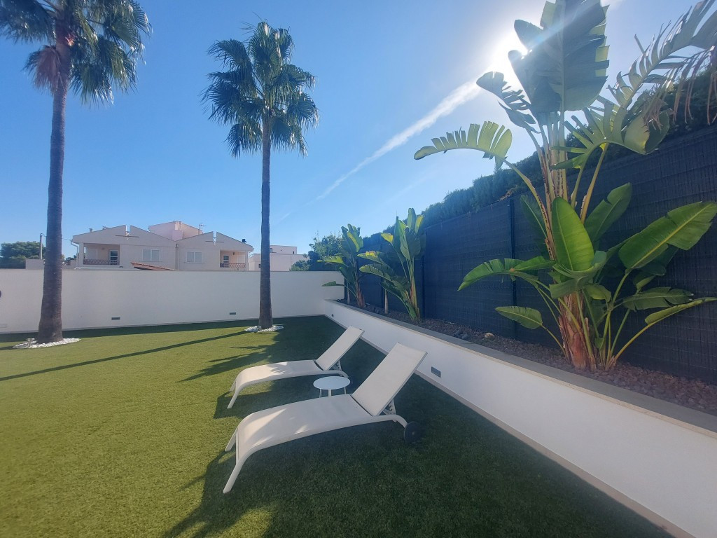 5 Bed Townhouse for sale in Albir Costa Blanca, Alicante, Spain