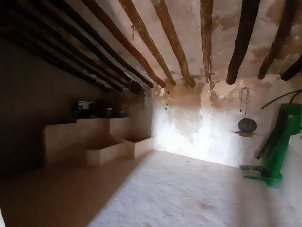 4 Bed Townhouse for sale in Pinoso Costa Blanca, Alicante, Spain