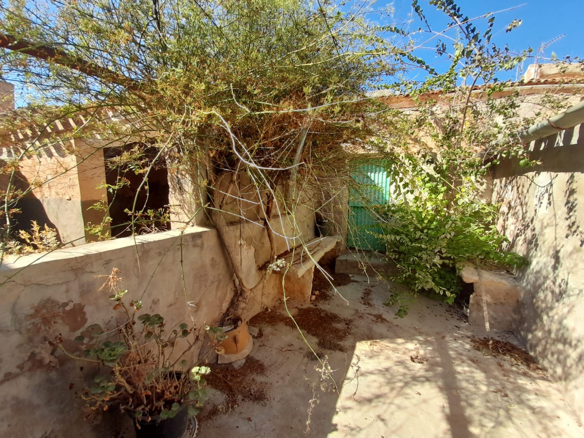 4 Bed Townhouse for sale in Pinoso Costa Blanca, Alicante, Spain