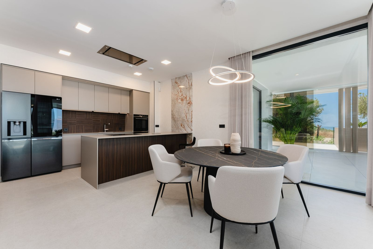 Se vende Apartamento Planta Baja de 3 dormitorios en Costa Del Sol, Málaga, España