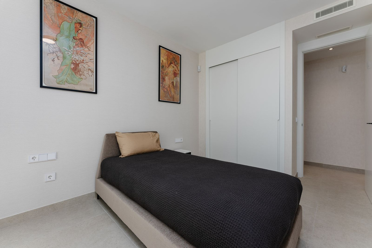 Se vende Apartamento Planta Baja de 3 dormitorios en Costa Del Sol, Málaga, España