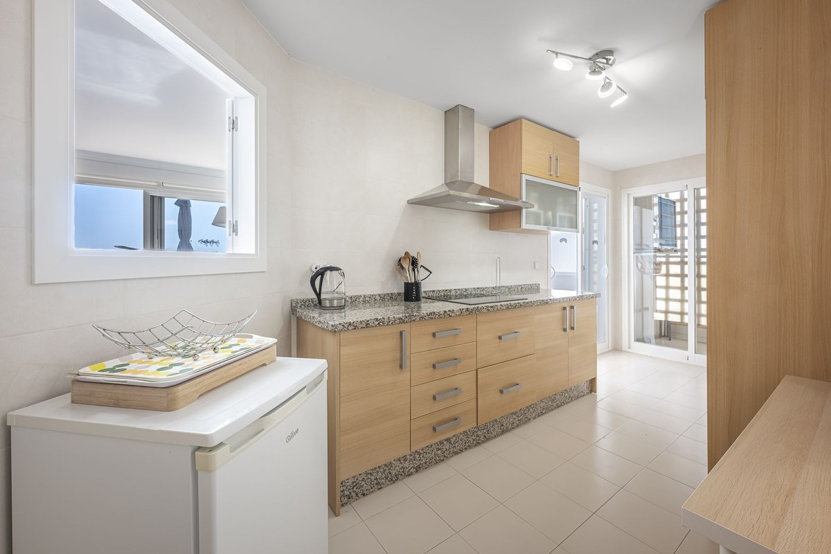 Se vende Apartamento Planta Media de 3 dormitorios en Costa Del Sol, Málaga, España