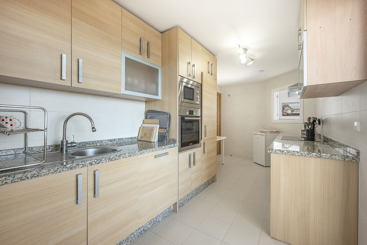 Se vende Apartamento Planta Media de 3 dormitorios en Costa Del Sol, Málaga, España