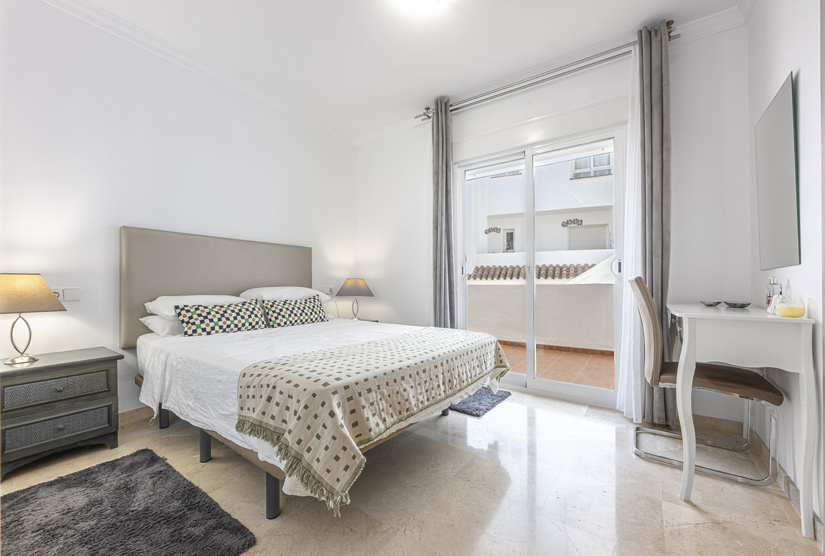 Se vende Apartamento Planta Media de 3 dormitorios en Costa Del Sol, Málaga, España