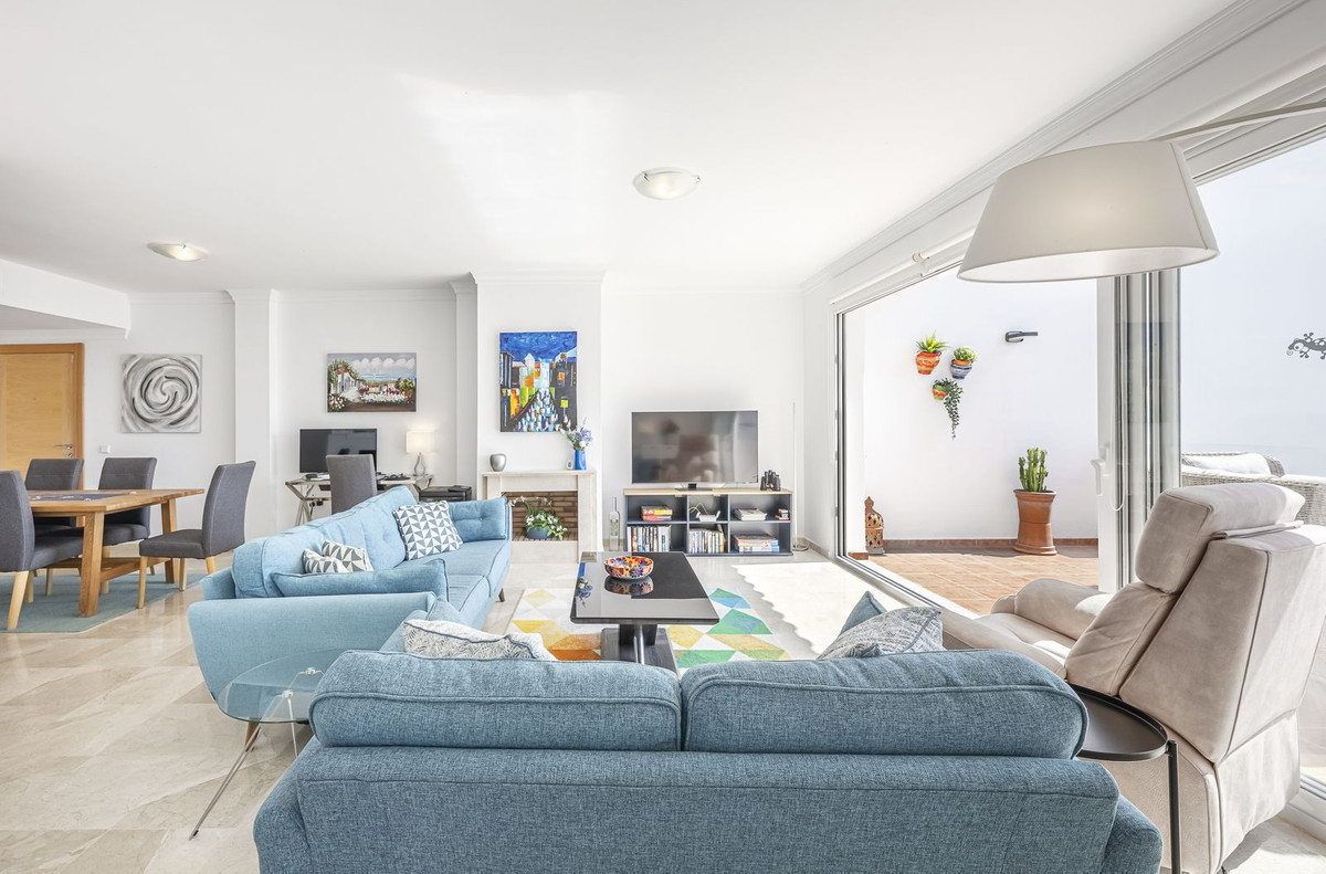 Se vende Apartamento Planta Media de 3 dormitorios en Costa Del Sol, Málaga, España