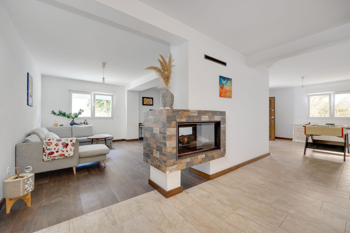 Se vende Villa - Chalet de 4 dormitorios en Costa Blanca, Alicante, España