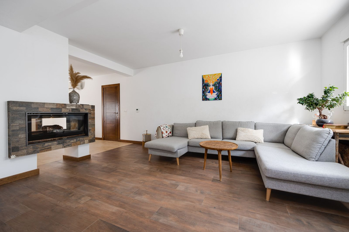 Se vende Villa - Chalet de 4 dormitorios en Costa Blanca, Alicante, España