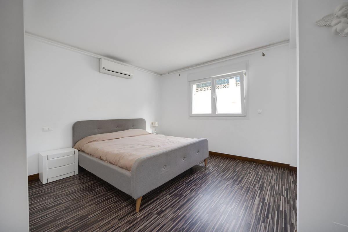 Se vende Villa - Chalet de 4 dormitorios en Costa Blanca, Alicante, España