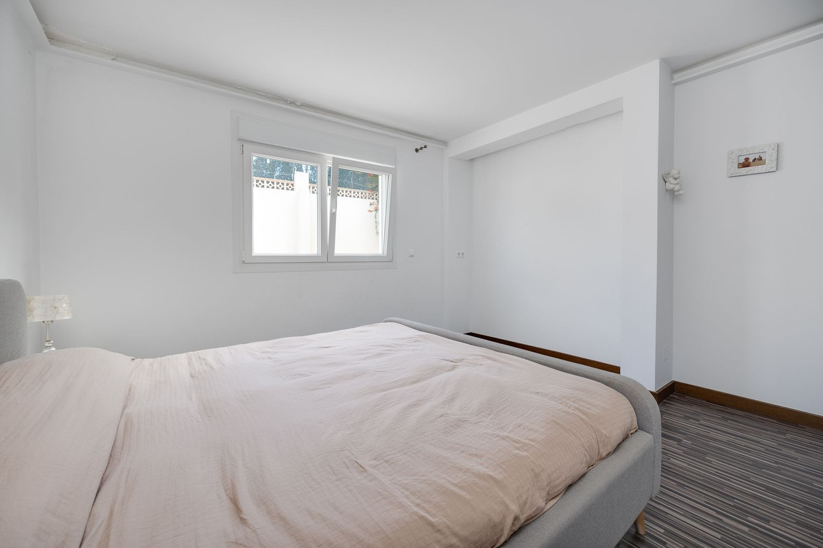 Se vende Villa - Chalet de 4 dormitorios en Costa Blanca, Alicante, España