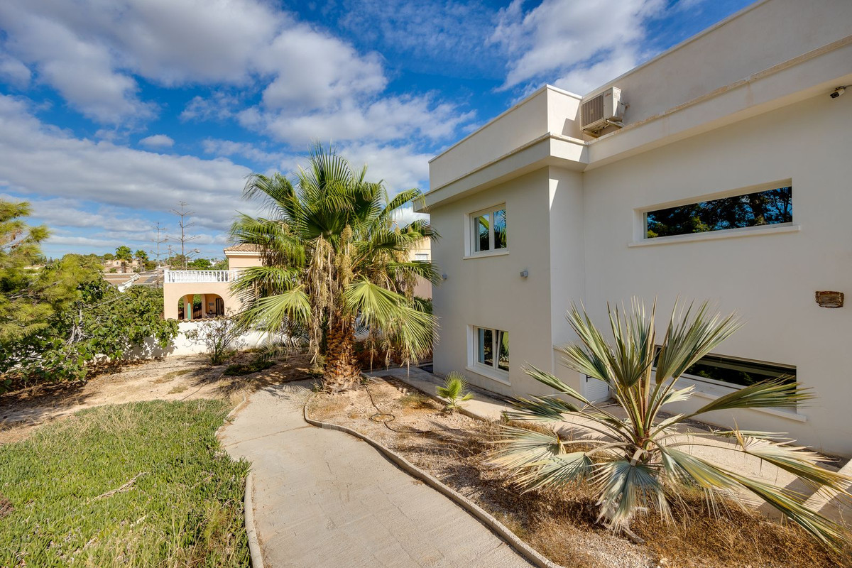 Se vende Villa - Chalet de 4 dormitorios en Costa Blanca, Alicante, España
