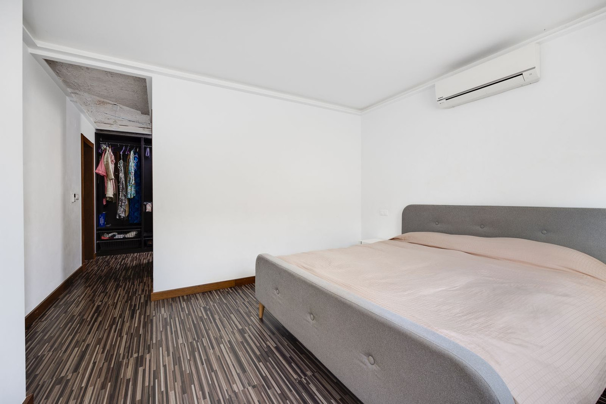 Se vende Villa - Chalet de 4 dormitorios en Costa Blanca, Alicante, España