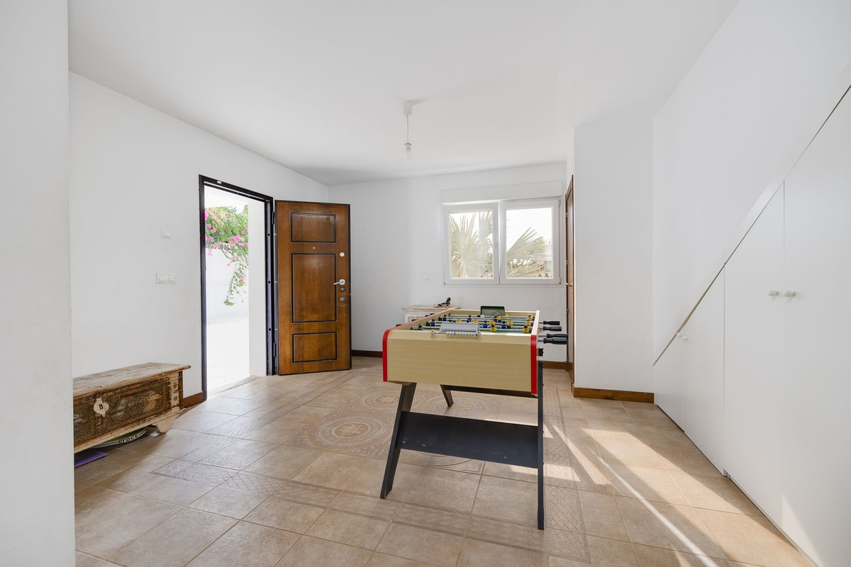 Se vende Villa - Chalet de 4 dormitorios en Costa Blanca, Alicante, España
