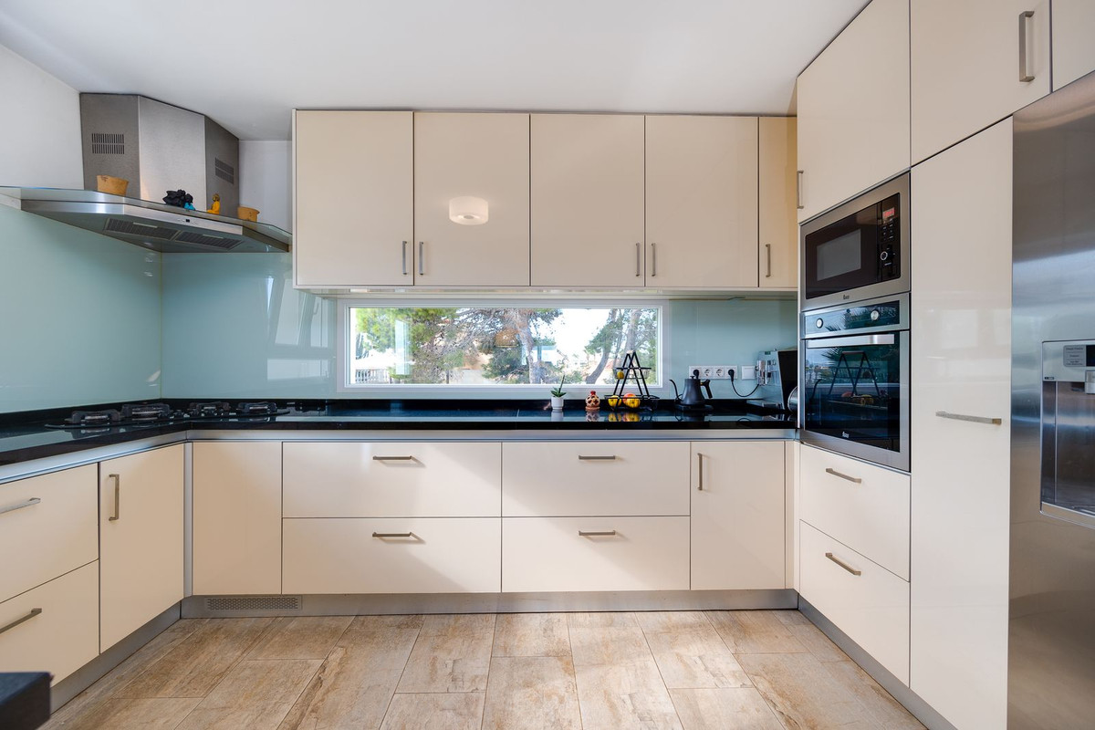 Se vende Villa - Chalet de 4 dormitorios en Costa Blanca, Alicante, España