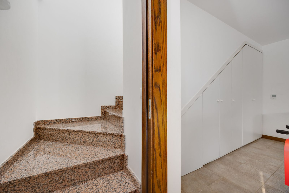 Se vende Villa - Chalet de 4 dormitorios en Costa Blanca, Alicante, España