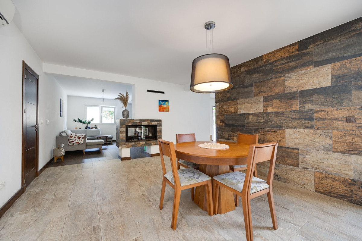 Se vende Villa - Chalet de 4 dormitorios en Costa Blanca, Alicante, España