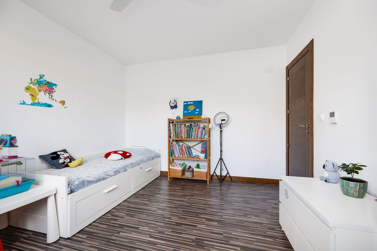 Se vende Villa - Chalet de 4 dormitorios en Costa Blanca, Alicante, España