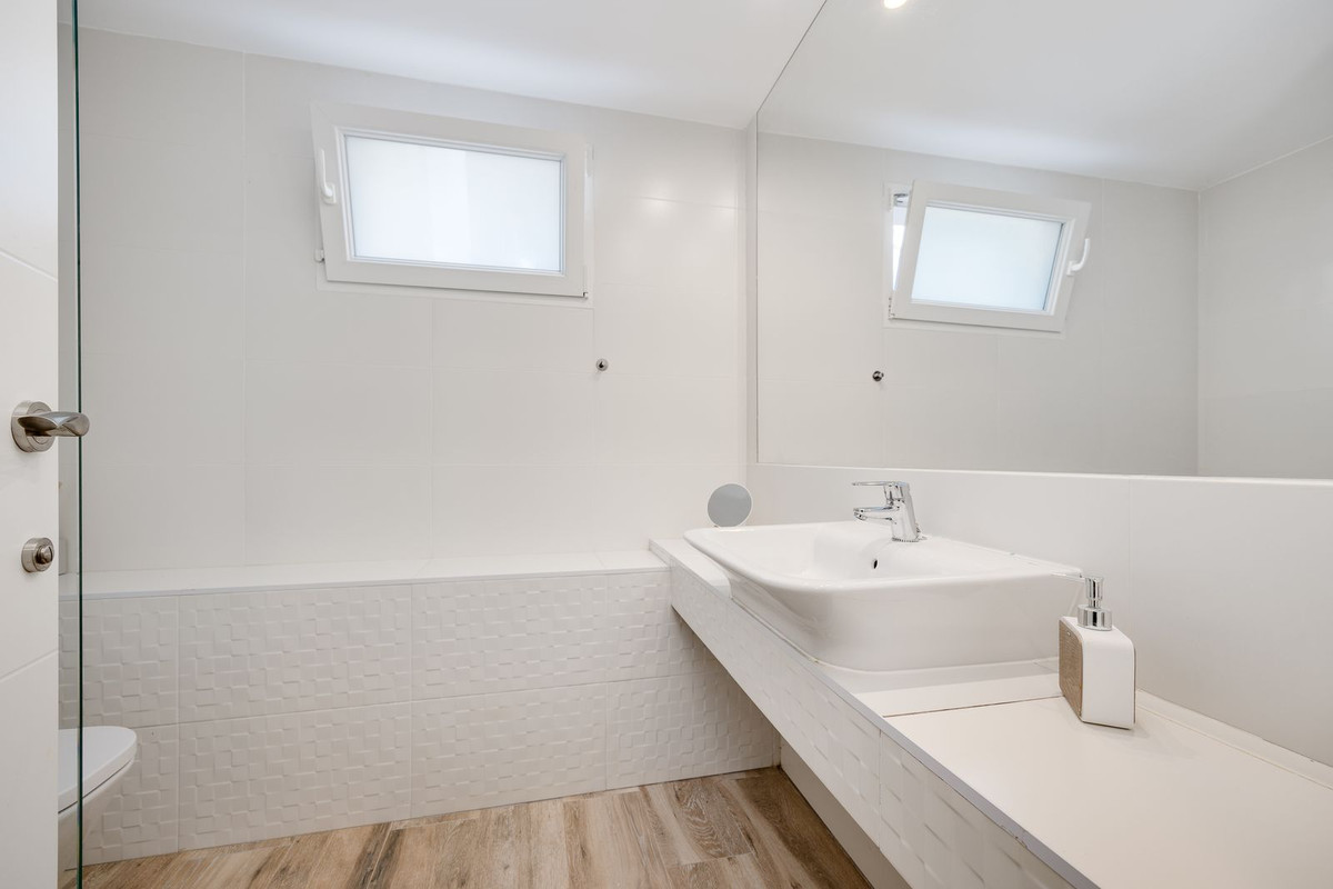 Se vende Villa - Chalet de 4 dormitorios en Costa Blanca, Alicante, España