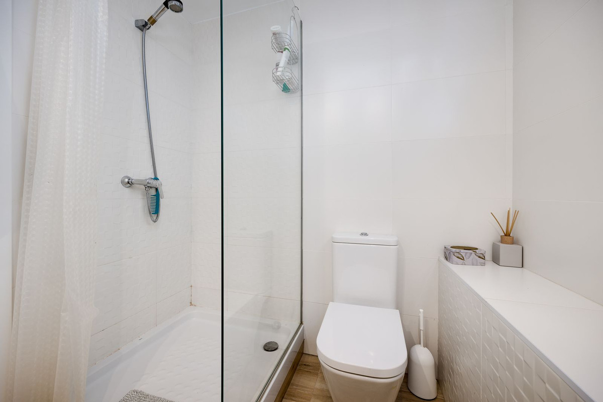 Se vende Villa - Chalet de 4 dormitorios en Costa Blanca, Alicante, España