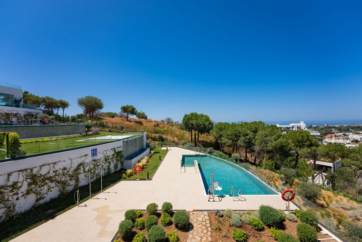 4 Bed Apartment for sale in Cabopino Costa Del Sol, Málaga, Spain