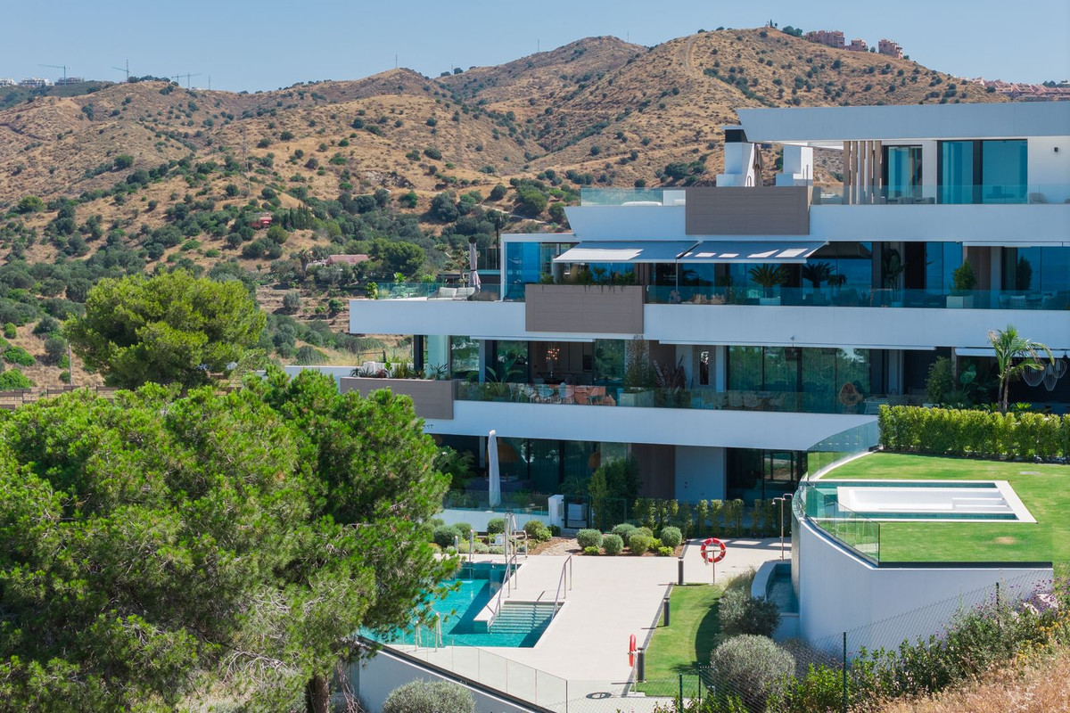 4 Bed Apartment for sale in Cabopino Costa Del Sol, Málaga, Spain