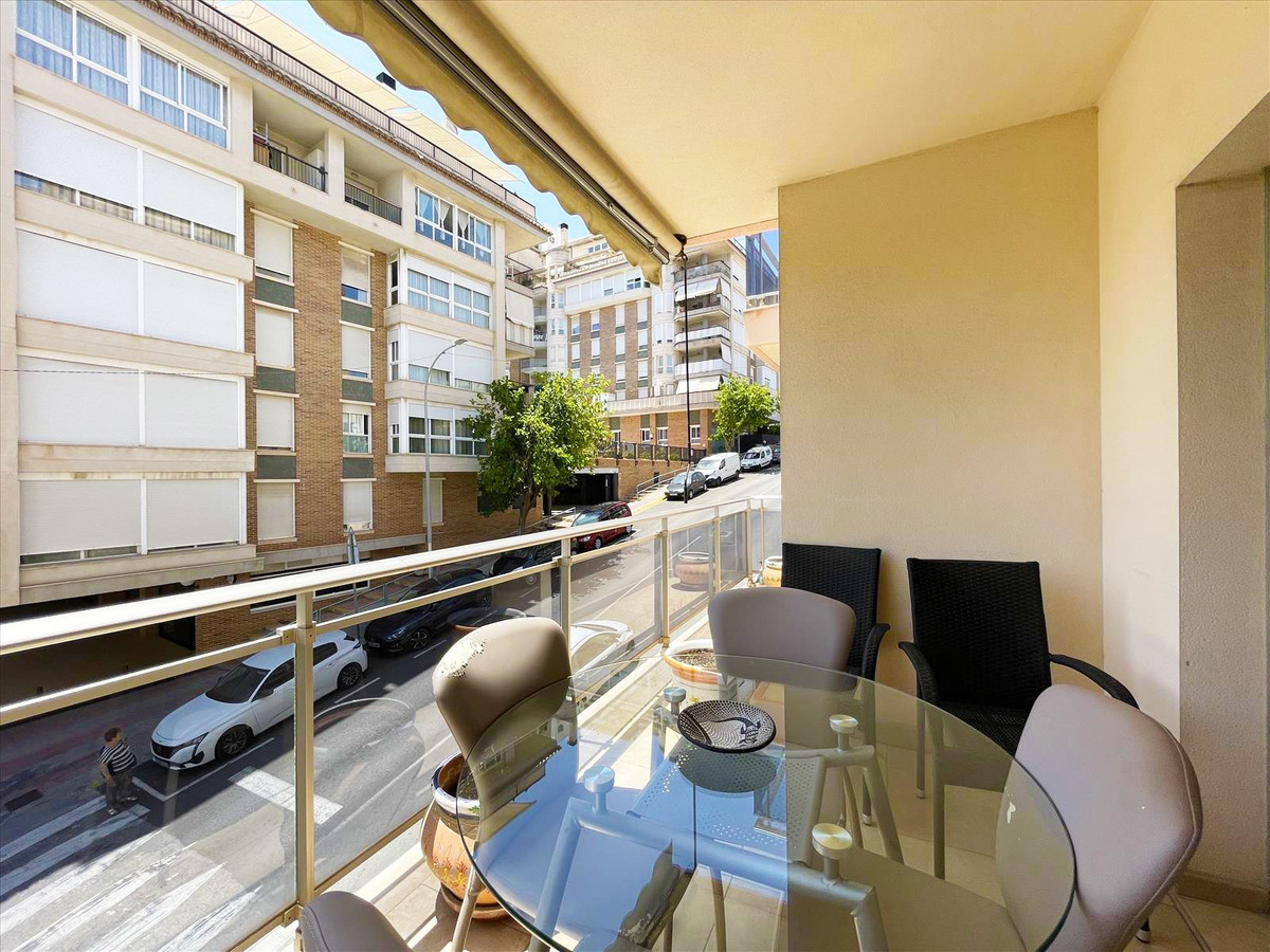 Se vende Apartamento Planta Media de 3 dormitorios en Costa Blanca, Alicante, España