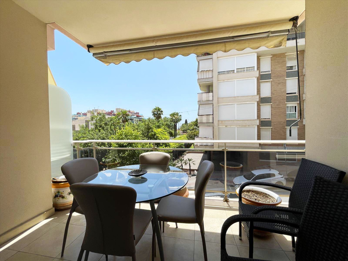 Se vende Apartamento Planta Media de 3 dormitorios en Costa Blanca, Alicante, España