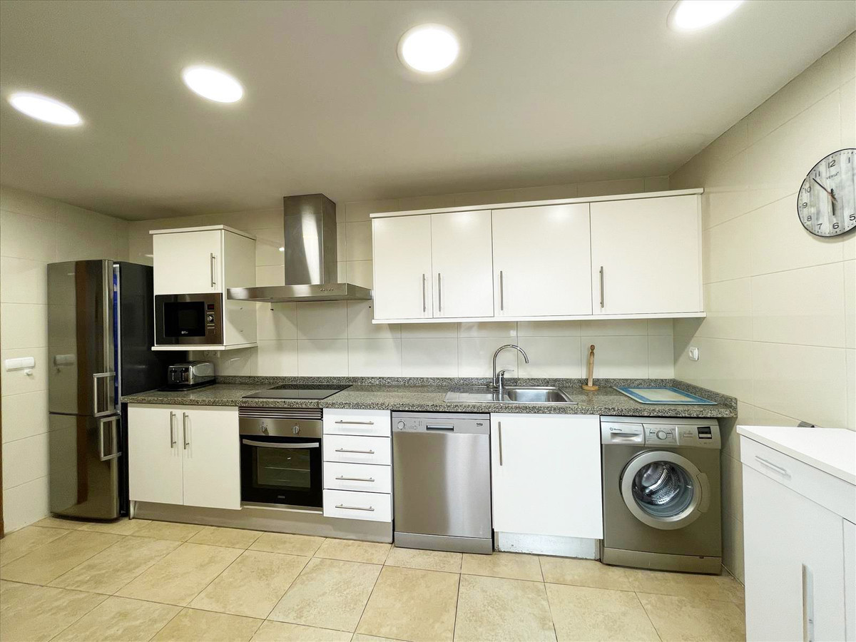 Se vende Apartamento Planta Media de 3 dormitorios en Costa Blanca, Alicante, España