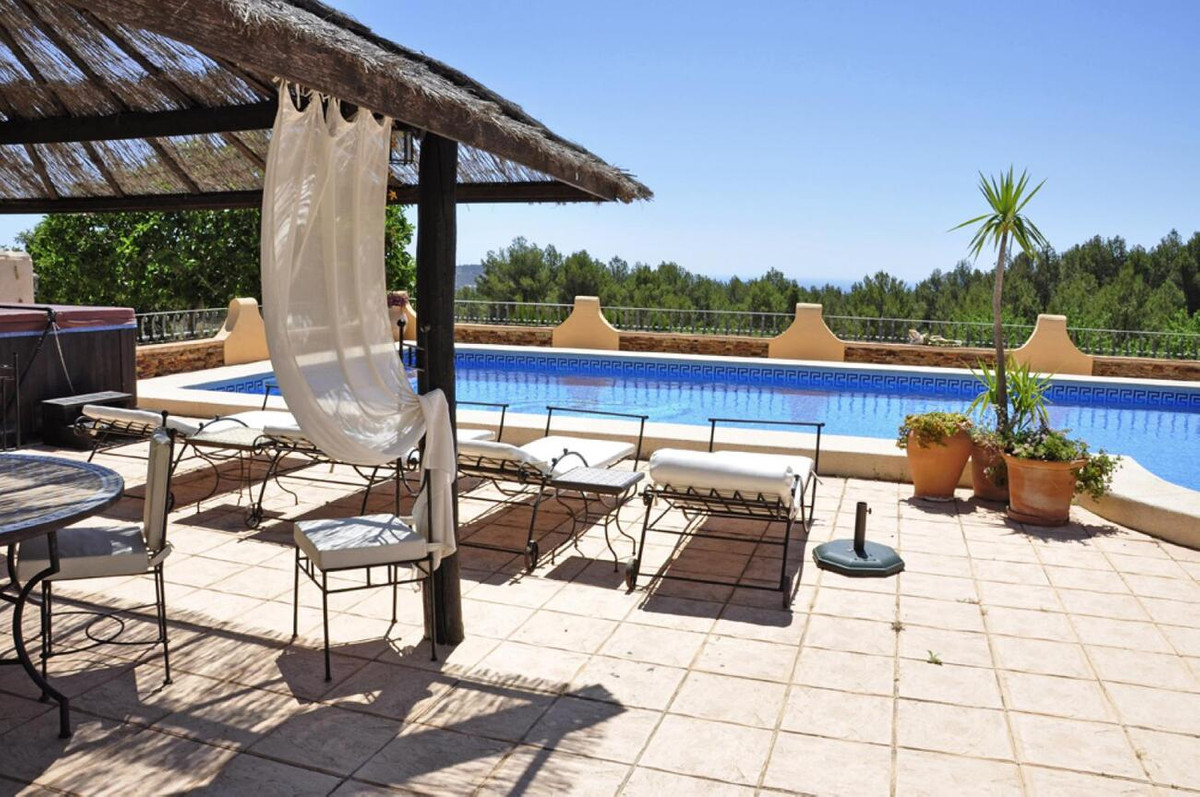 8 Bed Townhouse for sale in Benissa Costa Blanca, Alicante, Spain