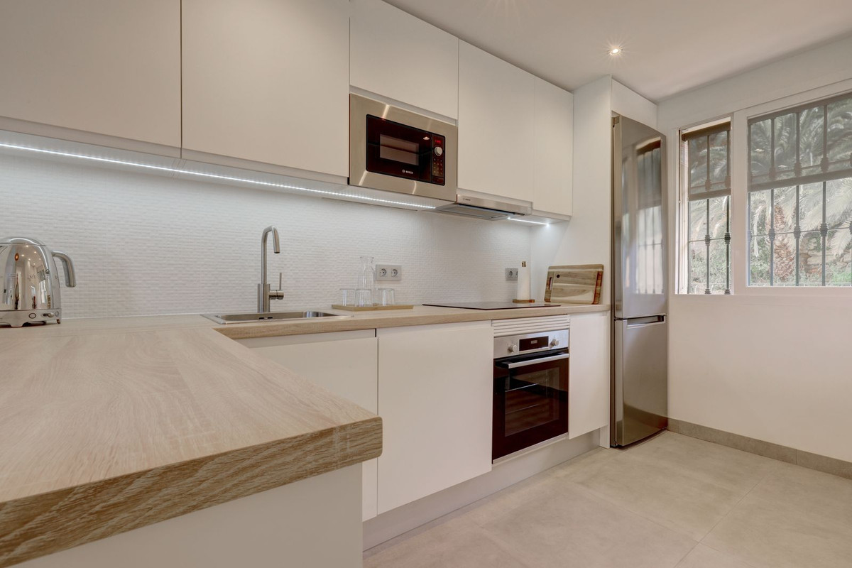 3 Bed Apartment for sale in La Quinta Costa Del Sol, Málaga, Spain