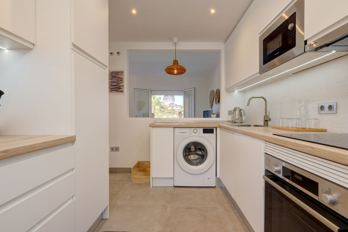 3 Bed Apartment for sale in La Quinta Costa Del Sol, Málaga, Spain