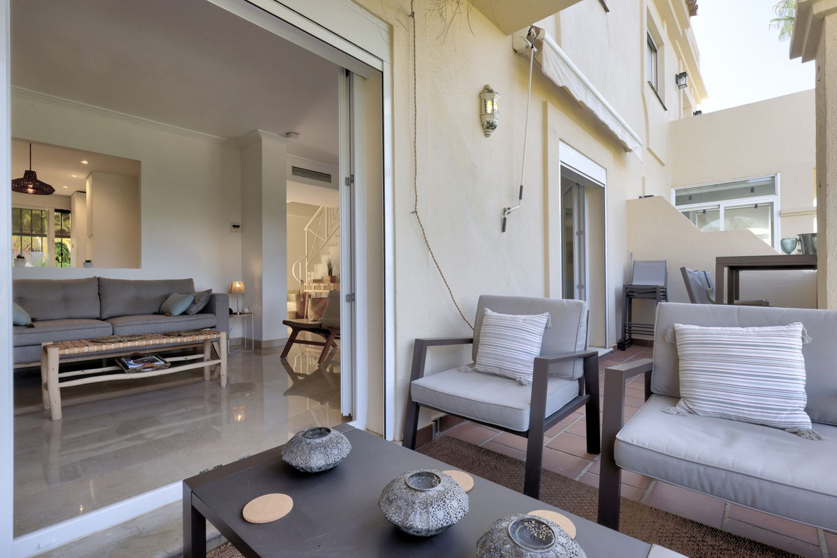 3 Bed Apartment for sale in La Quinta Costa Del Sol, Málaga, Spain
