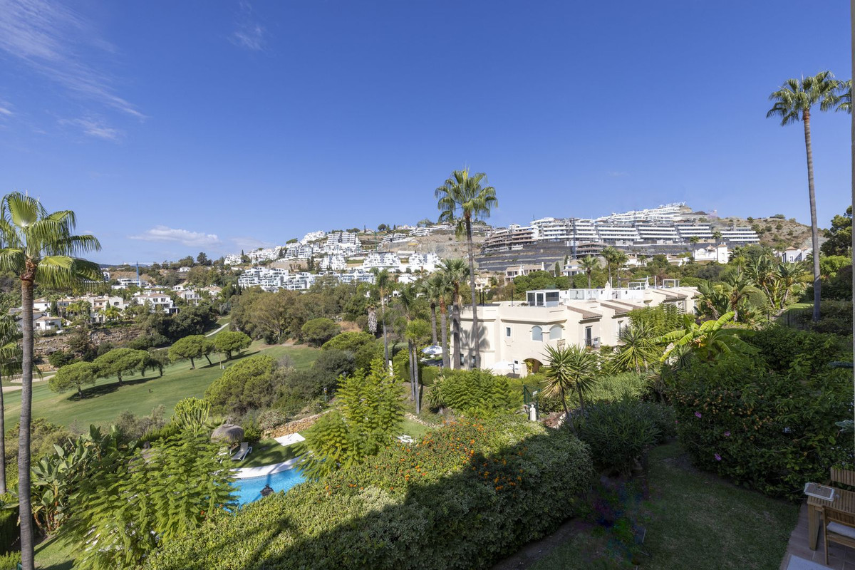 3 Bed Apartment for sale in La Quinta Costa Del Sol, Málaga, Spain