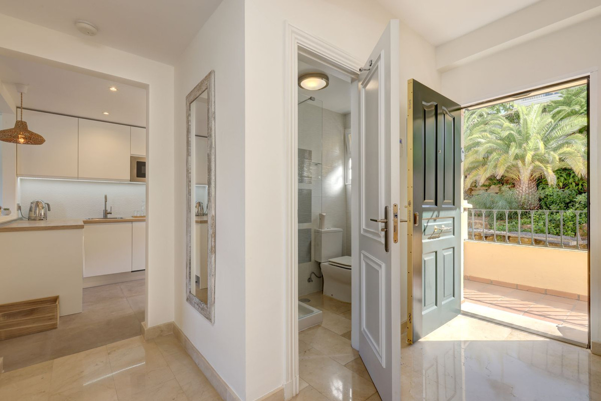 3 Bed Apartment for sale in La Quinta Costa Del Sol, Málaga, Spain