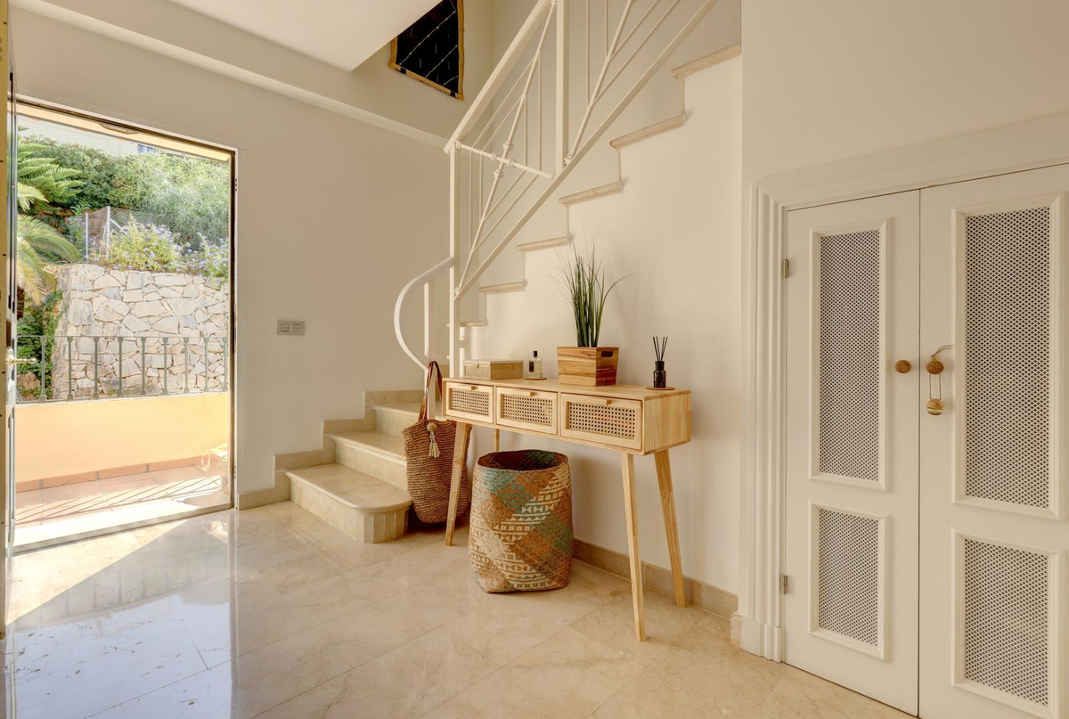 3 Bed Apartment for sale in La Quinta Costa Del Sol, Málaga, Spain