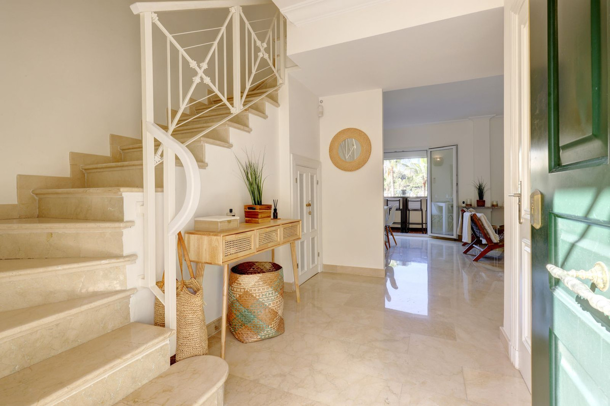 3 Bed Apartment for sale in La Quinta Costa Del Sol, Málaga, Spain