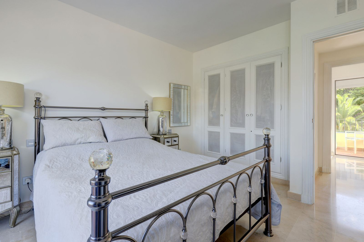 3 Bed Apartment for sale in La Quinta Costa Del Sol, Málaga, Spain