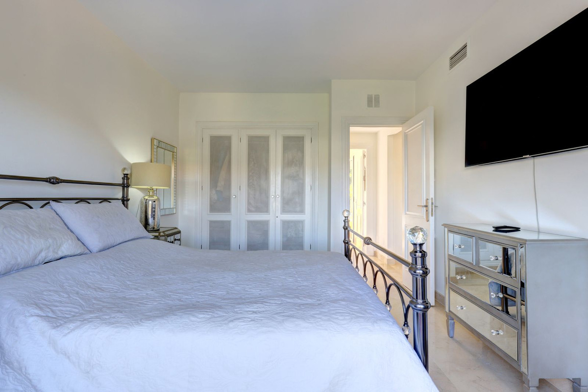 3 Bed Apartment for sale in La Quinta Costa Del Sol, Málaga, Spain
