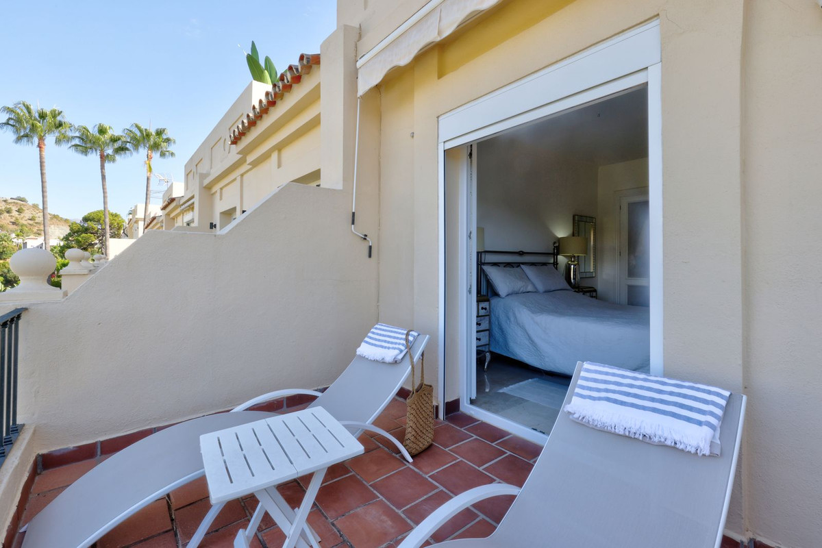 3 Bed Apartment for sale in La Quinta Costa Del Sol, Málaga, Spain
