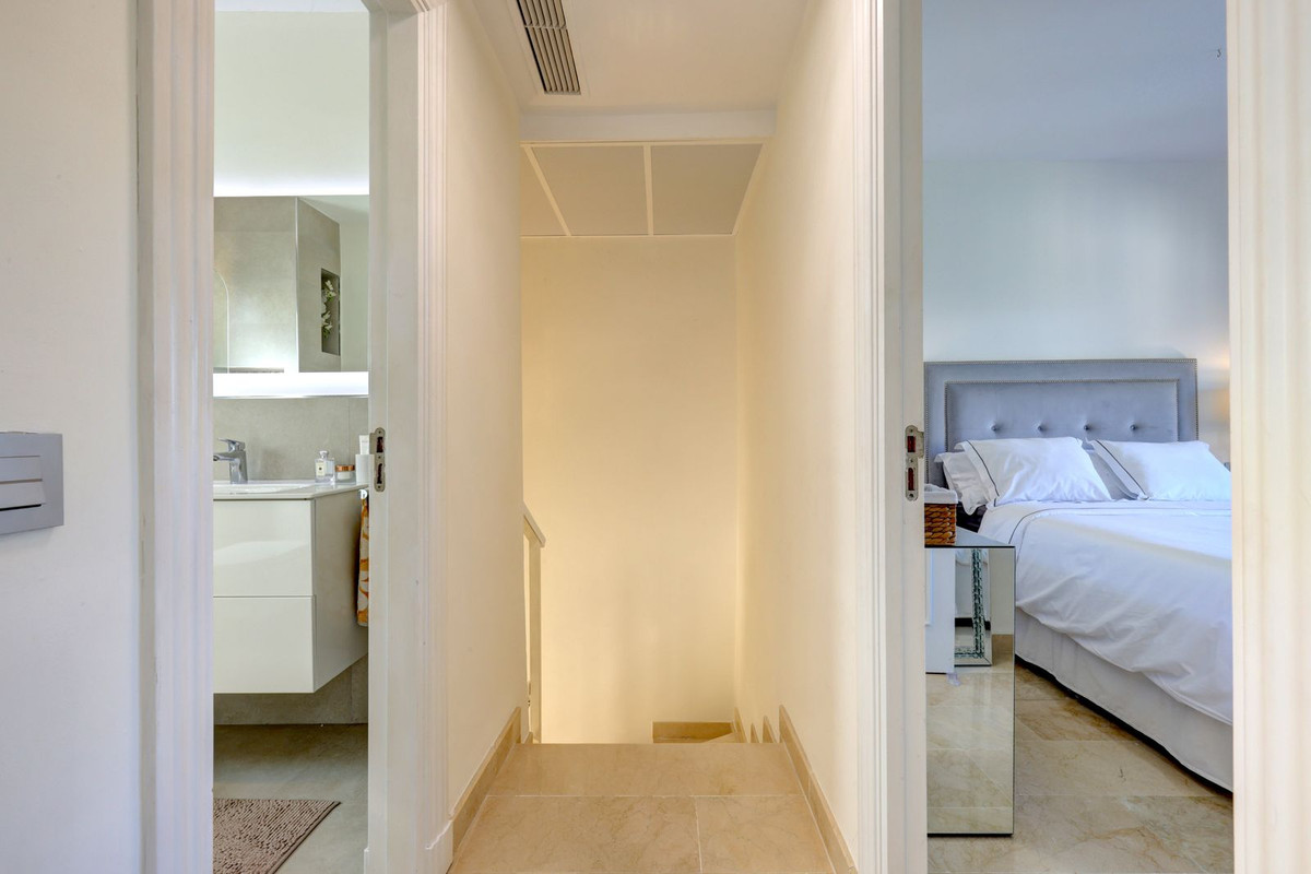 3 Bed Apartment for sale in La Quinta Costa Del Sol, Málaga, Spain