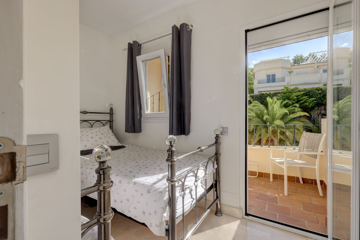3 Bed Apartment for sale in La Quinta Costa Del Sol, Málaga, Spain