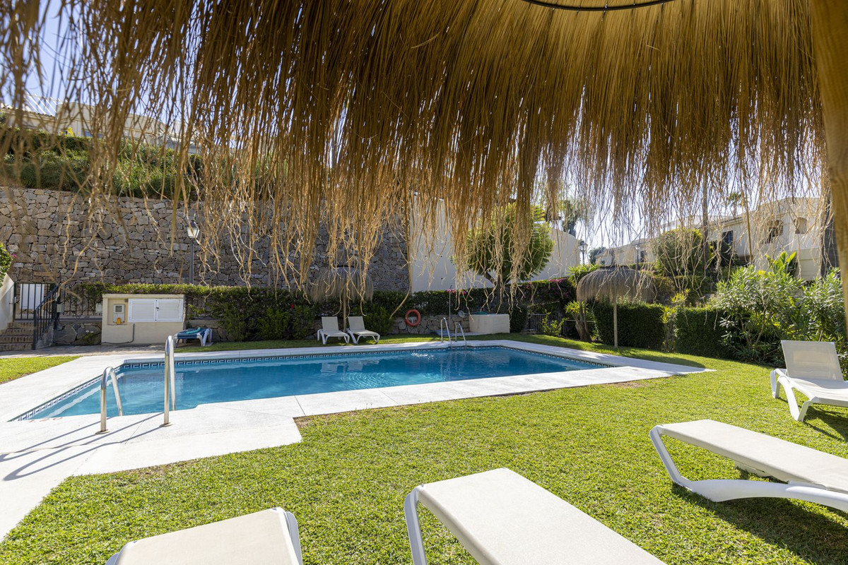 3 Bed Apartment for sale in La Quinta Costa Del Sol, Málaga, Spain