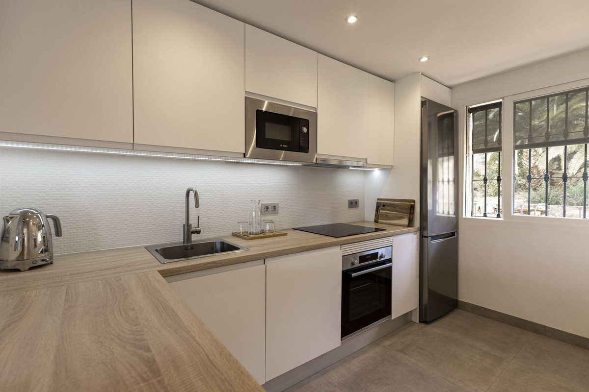3 Bed Apartment for sale in La Quinta Costa Del Sol, Málaga, Spain