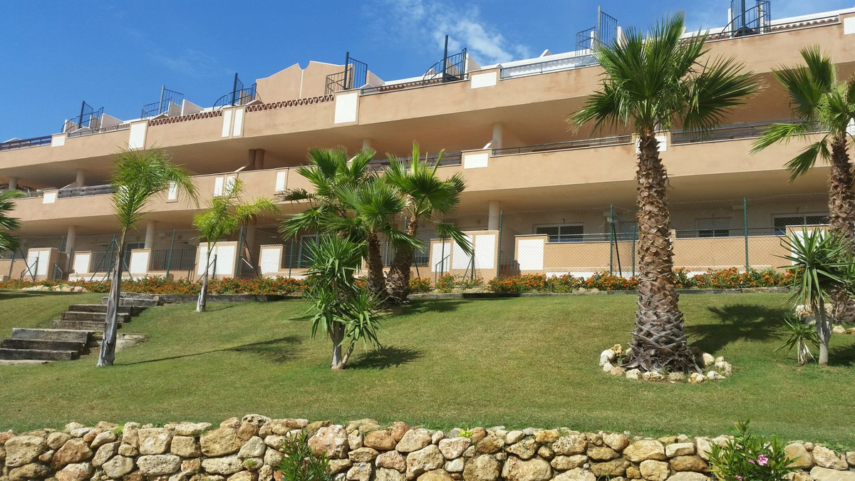 Se vende Apartamento Planta Baja de 4 dormitorios en Costa Del Sol, Málaga, España